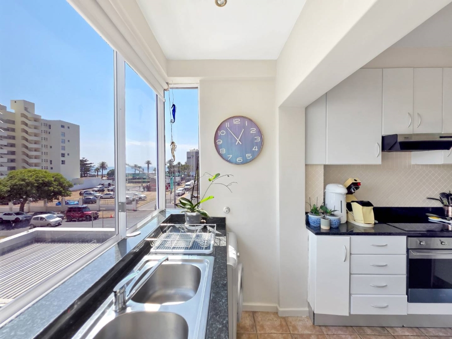 2 Bedroom Property for Sale in Sea Point Western Cape